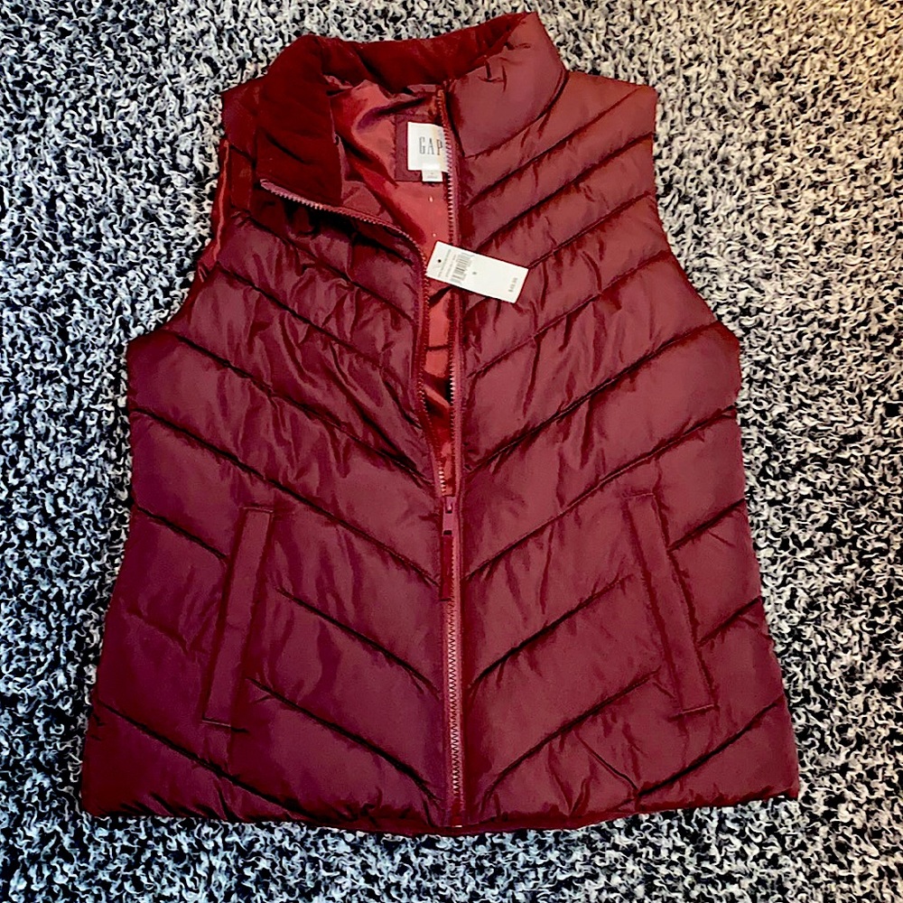 never worn Gap Burgundy vest